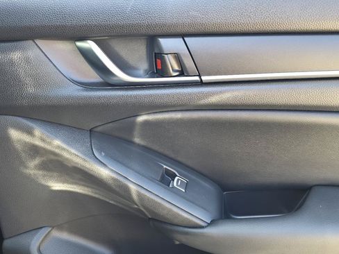 Used 2018 Honda Accord LX image 18