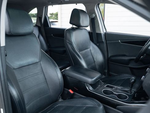 Used 2017 Kia Sorento SX FWD image 19