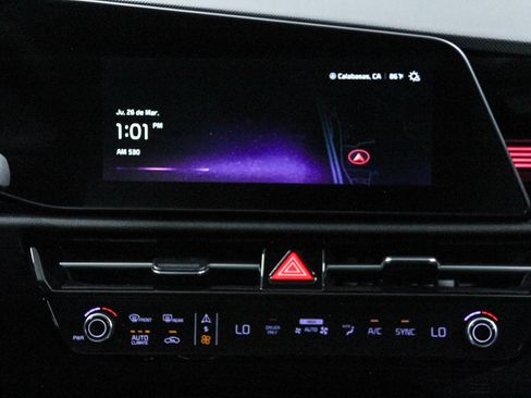 Used 2023 Kia Niro SX Touring image 15