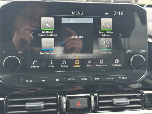 Used 2025 Nissan Pathfinder SL image 19