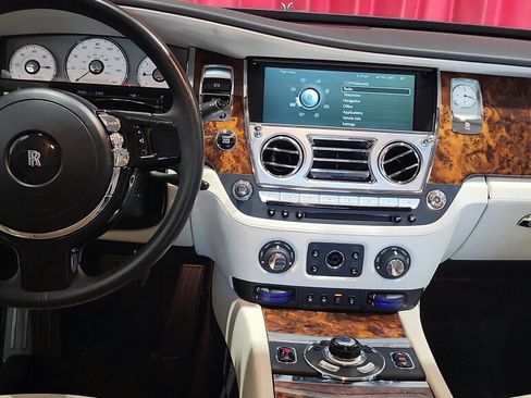 Used 2013 Rolls-Royce Ghost RWD image 24