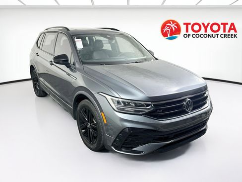 Used 2022 Volkswagen Tiguan SE R-Line FWD image 1