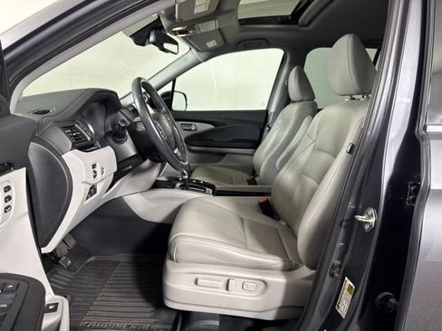 Used 2017 Honda Ridgeline RTL-E image 11