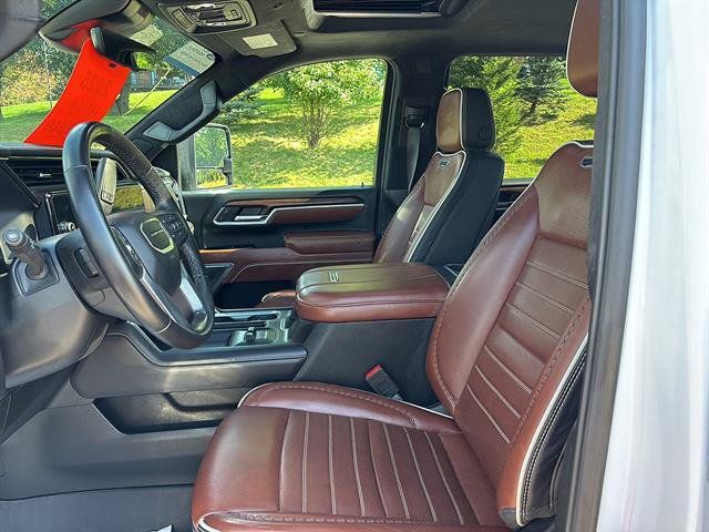 Used 2025 GMC Sierra 3500 Denali Ultimate AWD/4WD image 11