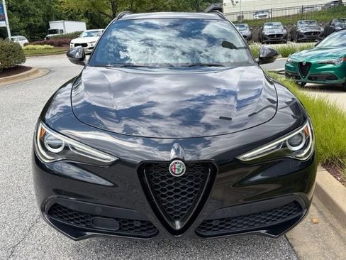 Used 2023 Alfa Romeo Stelvio Estrema AWD/4WD image 3