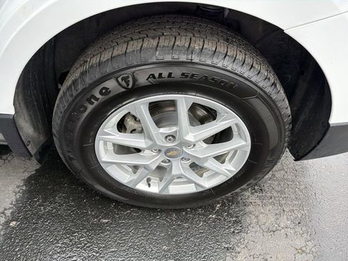 Used 2023 Chevrolet Equinox LT w/ Driver Convenience Package image 12