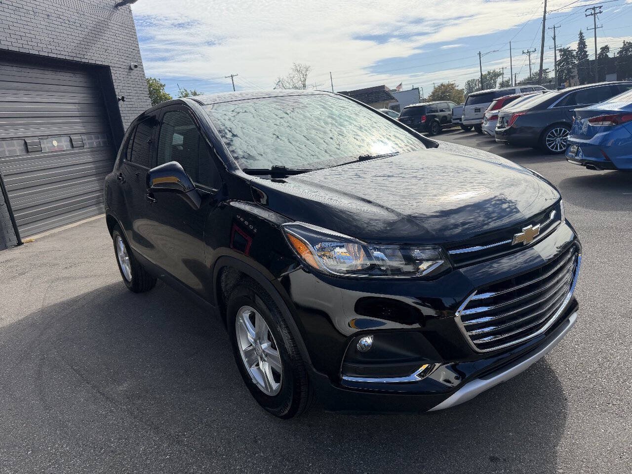 Used 2020 Chevrolet Trax LS FWD image 3