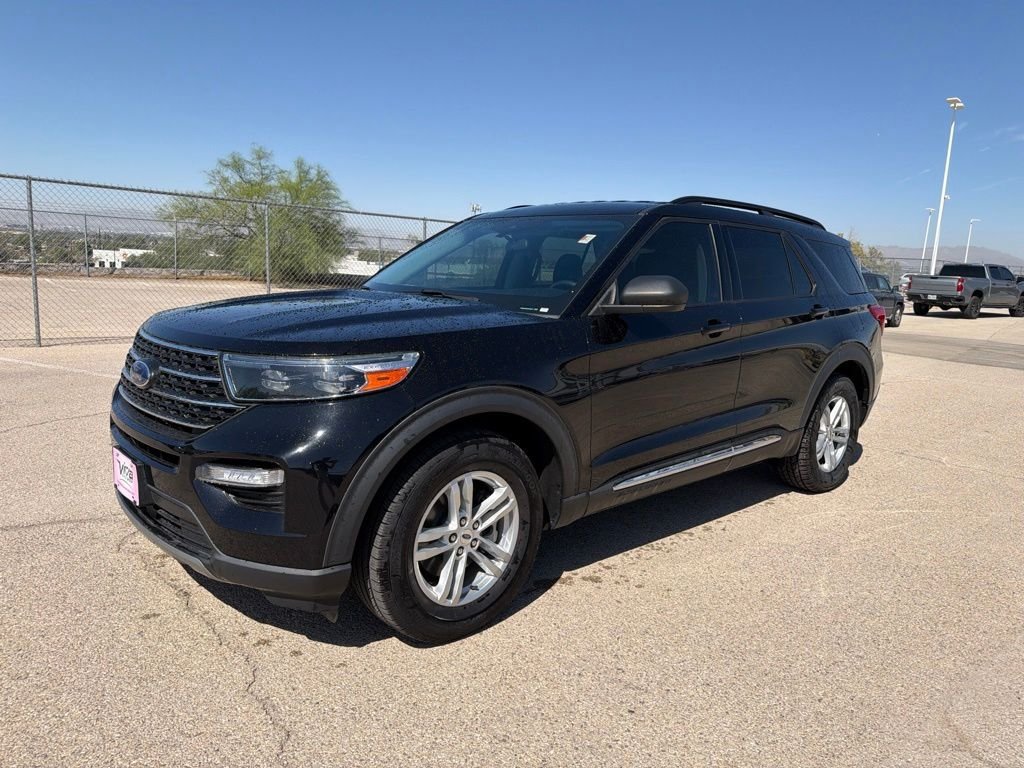 Used 2023 Ford Explorer XLT w/ Equipment Group 202A RWD image 2