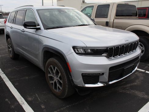 Used 2024 Jeep Grand Cherokee L Limited w/ Luxury Tech Group II image 3