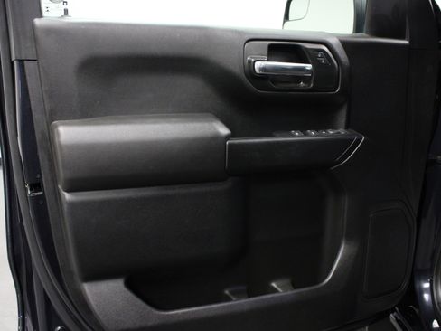 Used 2023 Chevrolet Silverado 1500 Custom image 11