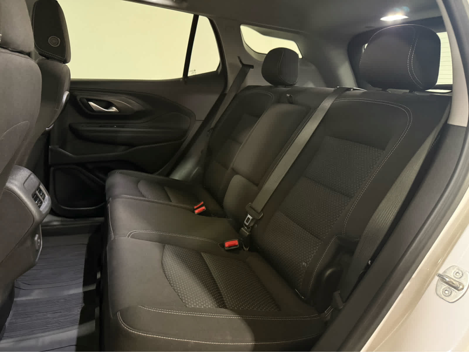 Used 2022 GMC Terrain SLE w/ Driver Convenience Package AWD/4WD image 13