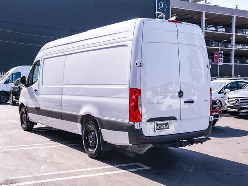Used 2025 Mercedes-Benz Sprinter 2500 image 5