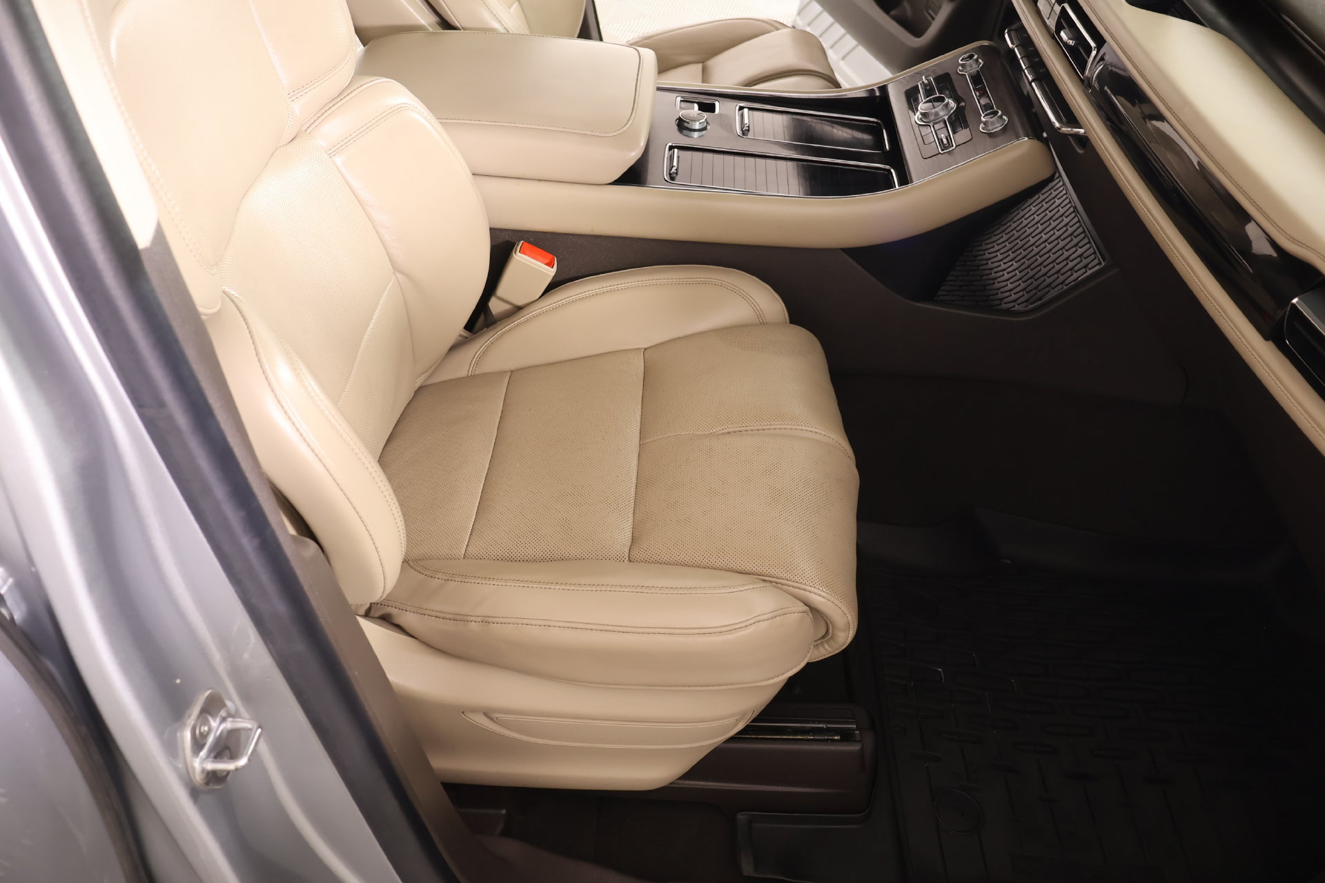 Used 2022 Lincoln Aviator Reserve w/ Equipment Group 201A AWD/4WD image 15