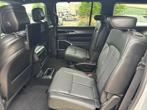 New 2026 Jeep Grand Wagoneer L Limited AWD/4WD image 31