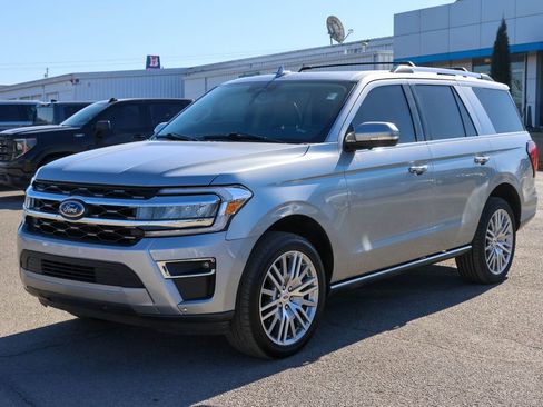 Used 2024 Ford Expedition Limited image 6