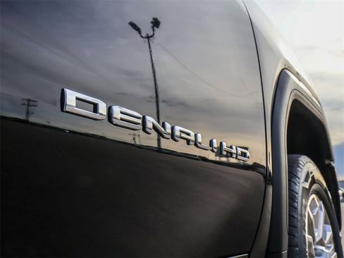 Used 2022 GMC Sierra 2500 Denali w/ Technology Package image 13
