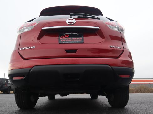 Used 2015 Nissan Rogue SV w/ SV Moonroof Package image 9