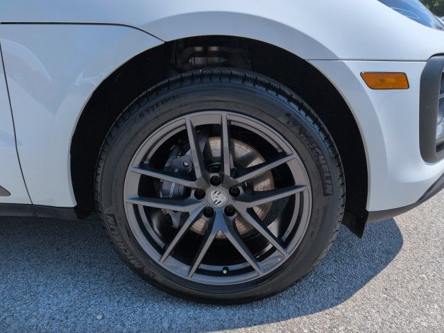 Used 2023 Porsche Macan Turbo AWD/4WD image 12