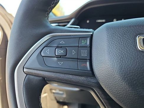 Used 2025 Jeep Grand Cherokee Limited image 25