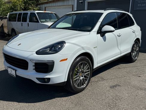 Used 2017 Porsche Cayenne S AWD/4WD image 3
