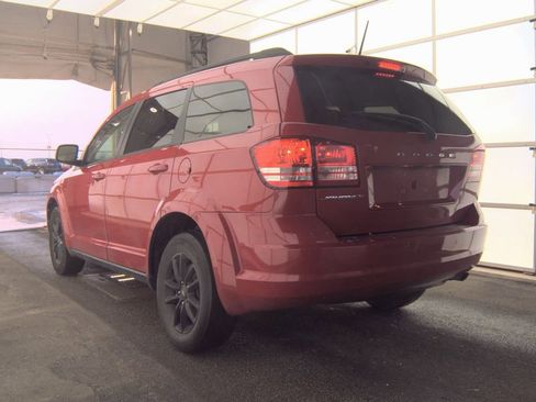 Used 2020 Dodge Journey SE w/ Blacktop Package image 4