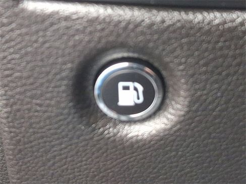 Used 2018 Jeep Grand Cherokee Altitude image 24