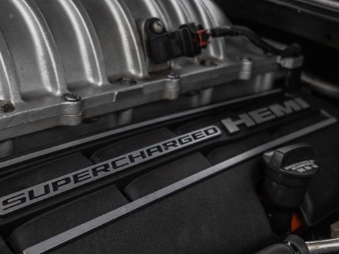 Used 2015 Dodge Challenger SRT Hellcat image 38