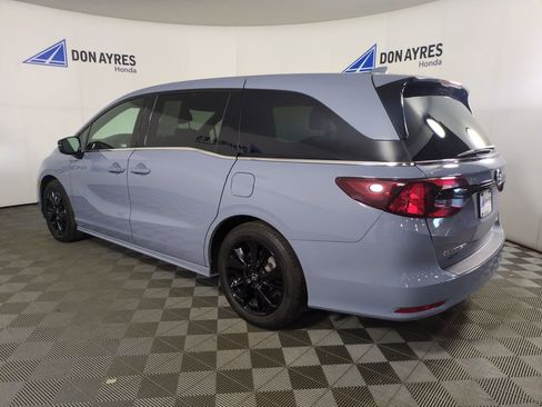 Used 2024 Honda Odyssey Sport image 4
