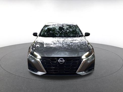 Used 2025 Nissan Altima 2.5 SV image 2