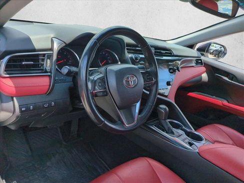 Used 2019 Toyota Camry XSE FWD image 10