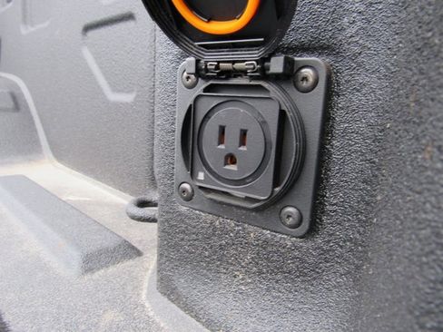 Used 2024 GMC Sierra 2500 SLE w/ SLE Convenience Package image 28