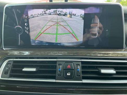 Used 2010 BMW 750Li image 17