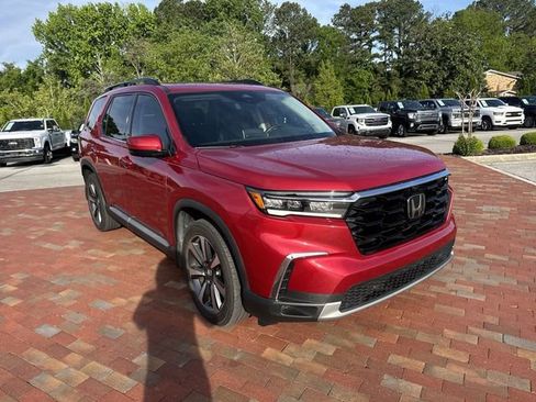 Certified 2025 Honda Pilot Elite image 19