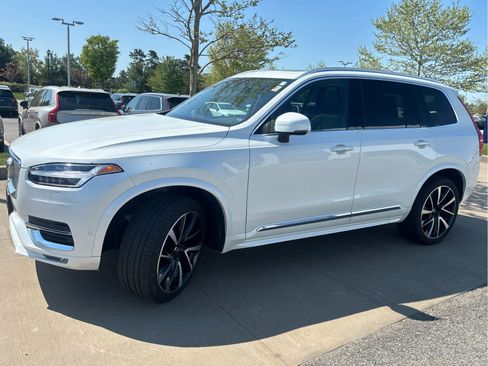 Used 2023 Volvo XC90 B6 Plus w/ Protection Package Premier AWD/4WD image 4