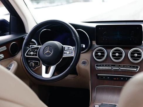 Used 2021 Mercedes-Benz GLC 300 GLC 300 image 21