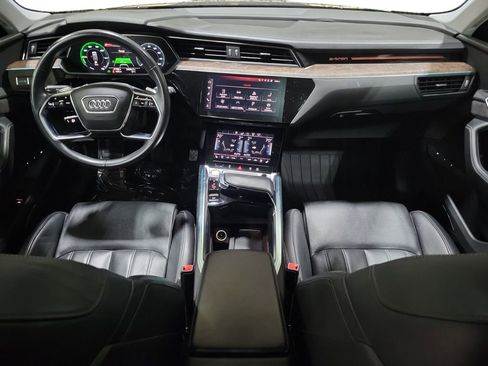 Used 2019 Audi e-tron Prestige w/ Prestige Package image 25