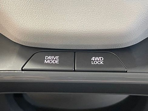 Used 2024 Kia EV9 Wind image 38