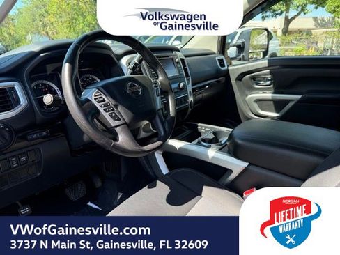 Used 2018 Nissan Titan SV w/ SV Convenience Package AWD/4WD image 19