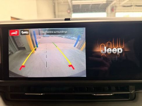 Used 2024 Jeep Wrangler Unlimited Sahara w/ Technology Group AWD/4WD image 40