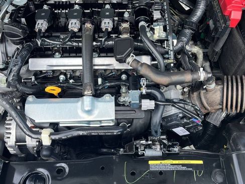 Used 2025 Nissan Versa SV FWD image 28
