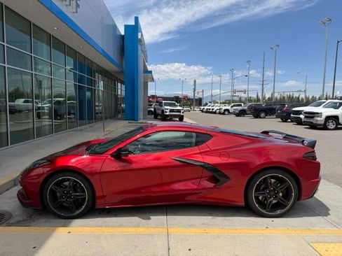 Used 2021 Chevrolet Corvette Stingray Preferred Cpe w/ Z51 Performance Package RWD image 3