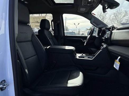 New 2026 GMC Sierra 3500 Denali w/ Denali Reserve Package image 25