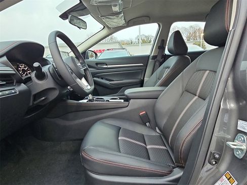 New 2025 Nissan Altima 2.5 SR image 10