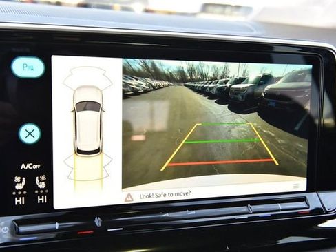 New 2026 Volkswagen Atlas Cross Sport SE image 13