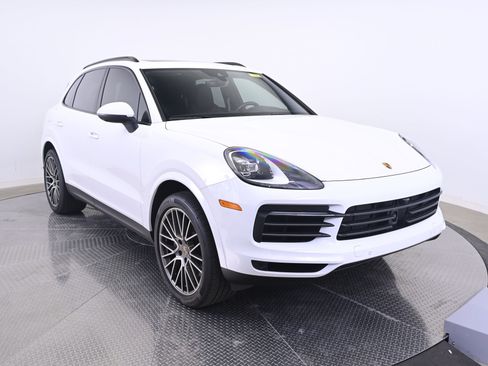Certified 2023 Porsche Cayenne Platinum Edition AWD/4WD image 9