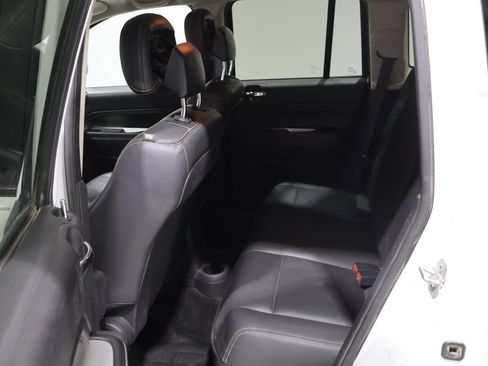Used 2015 Jeep Compass High Altitude FWD image 17