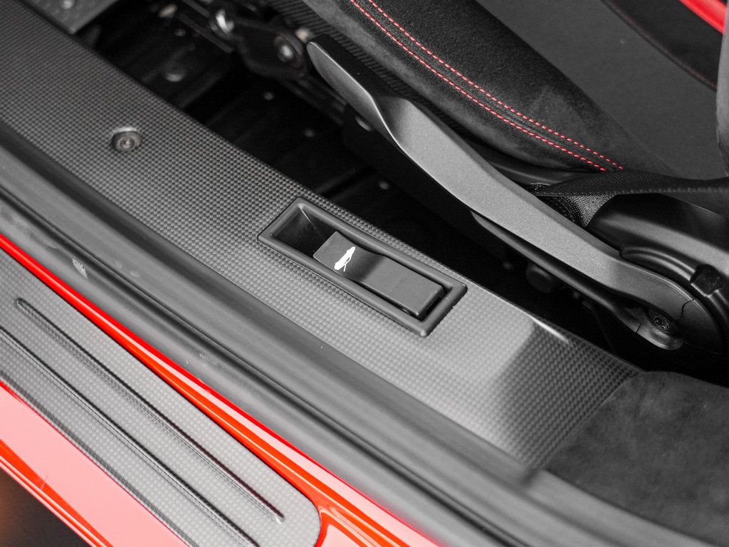 Used 2019 Ferrari 488 Pista Coupe RWD image 16