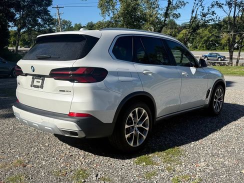 Used 2024 BMW X5 xDrive40i w/ Premium Package AWD/4WD image 6