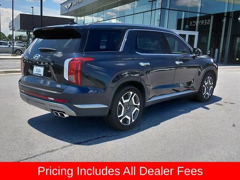Used 2023 Hyundai Palisade SEL w/ Premium Package FWD image 3