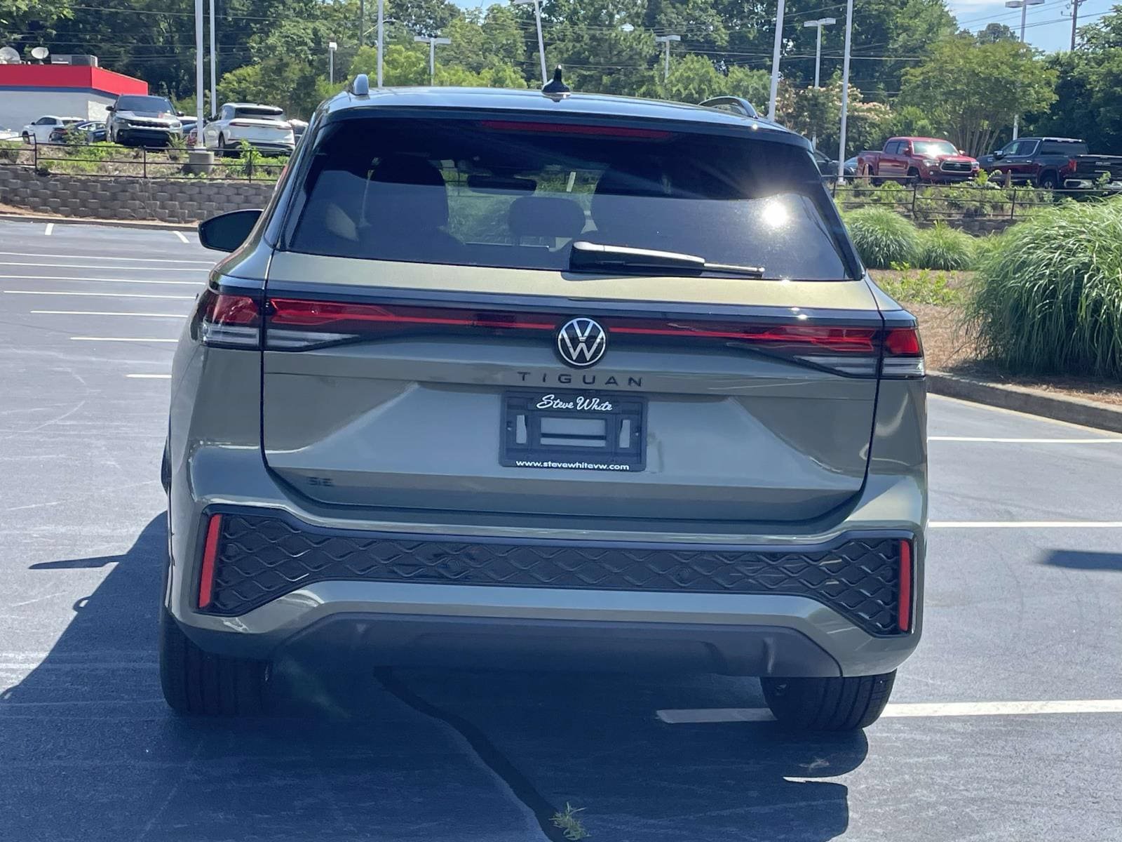 New 2026 Volkswagen Tiguan SE R-Line FWD image 5
